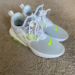Women’s size 8 Nike presto reacts